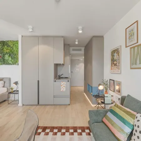Business With Skyline View With Parking Space Apartament *