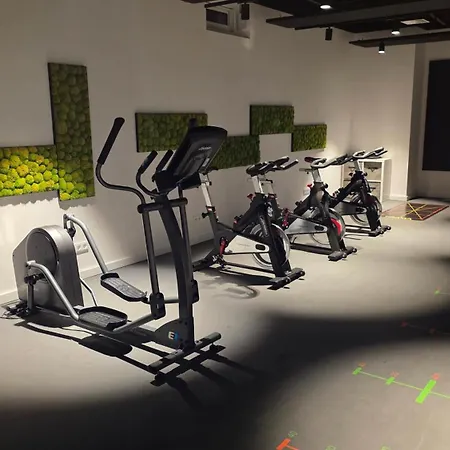 Business With Skyline View With Parking Space Франкфурт-на-Майне